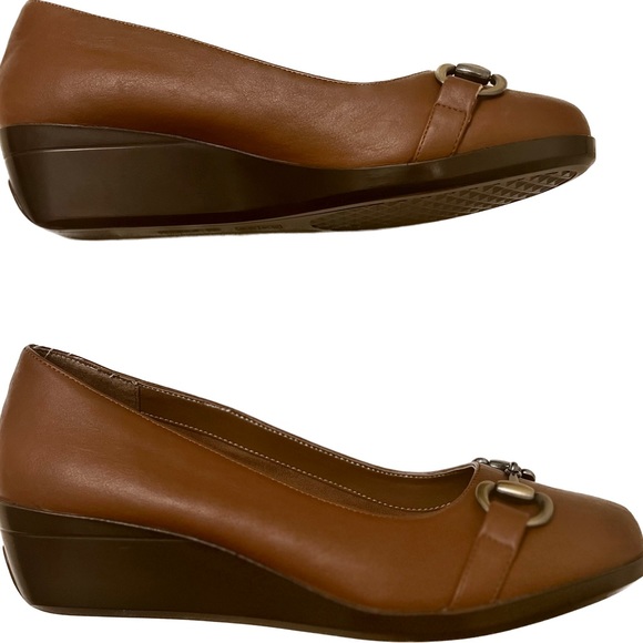 Chic Brown Tan Aerosole Wedges, Size 8.5 - Stylish comfort in every step! 🌟 - Picture 5 of 12
